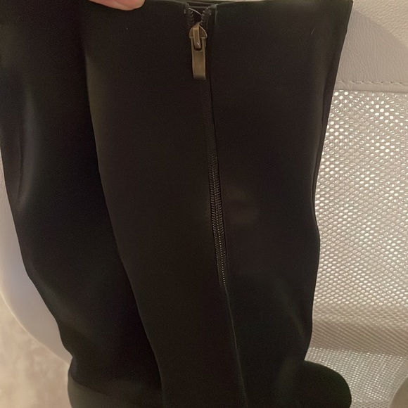 Black boots - Picture 3 of 6